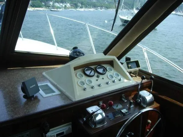 Slide: The Image of Hatteras 38 Sport Fisherman 1972 - 5