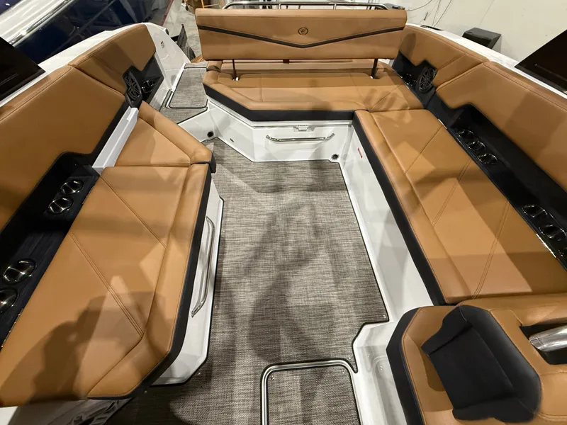 Slide: The Image of Cobalt R8 Surf 2026 - 855