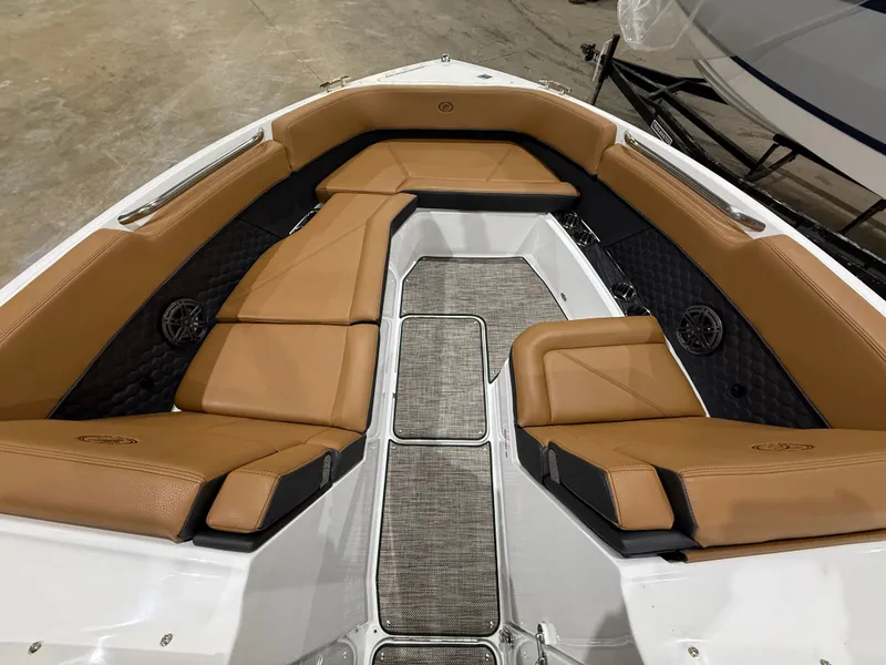 Slide: The Image of Cobalt R8 Surf 2026 - 948