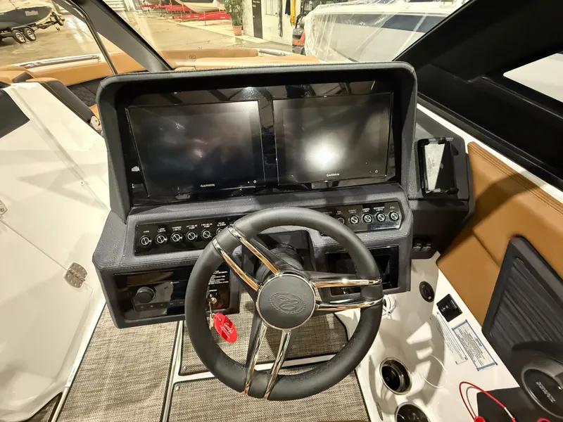 Slide: The Image of Cobalt R8 Surf 2026 - 1087