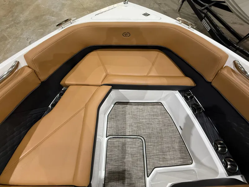 Slide: The Image of Cobalt R8 Surf 2026 - 1138