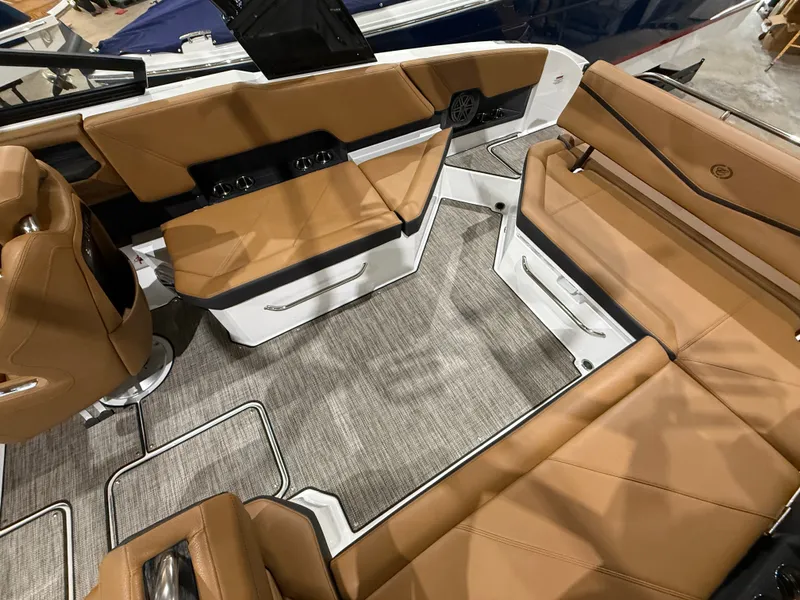 Slide: The Image of Cobalt R8 Surf 2026 - 988