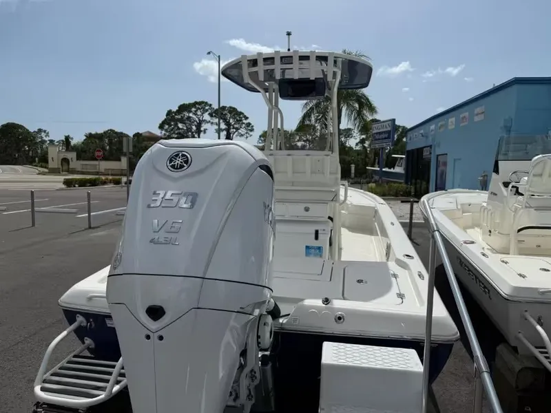 Slide: The Image of Skeeter SX241 2025 - 3