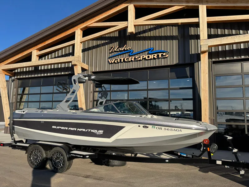 Slide: The Image of Nautique Super Air Nautique GS22 2018 - 3