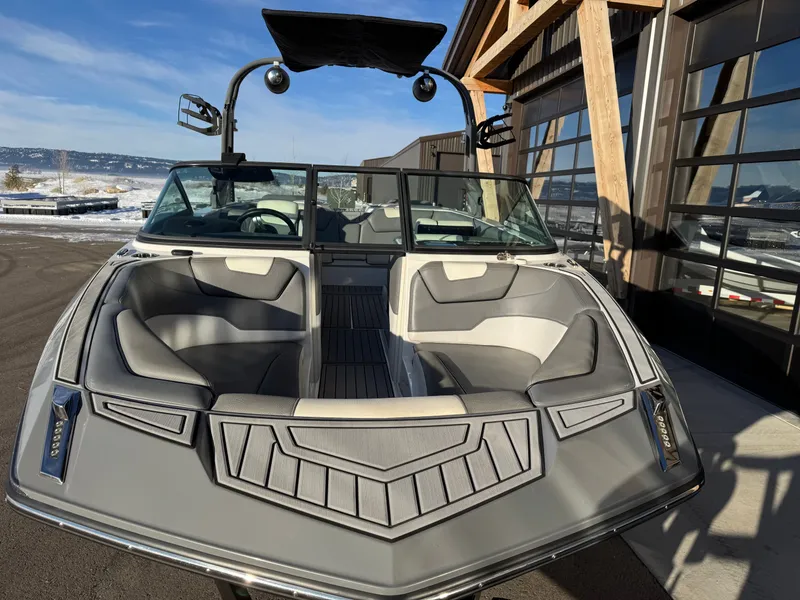 Slide: The Image of Nautique Super Air Nautique GS22 2018 - 4