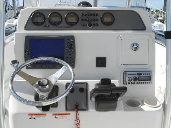 Slide: The Image of Aquasport 235 Osprey 2005 - 4
