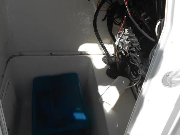 Slide: The Image of Aquasport 235 Osprey 2005 - 5