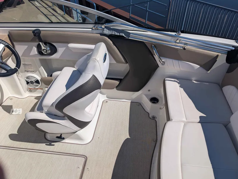 Slide: The Image of Chaparral 21 H2O Sport 2019 - 13