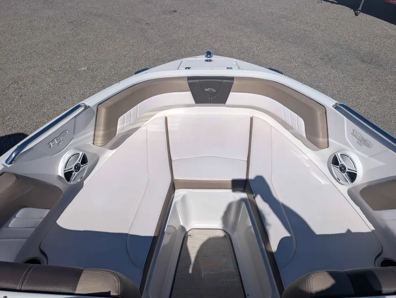 Slide: The Image of Chaparral 21 H2O Sport 2019 - 7