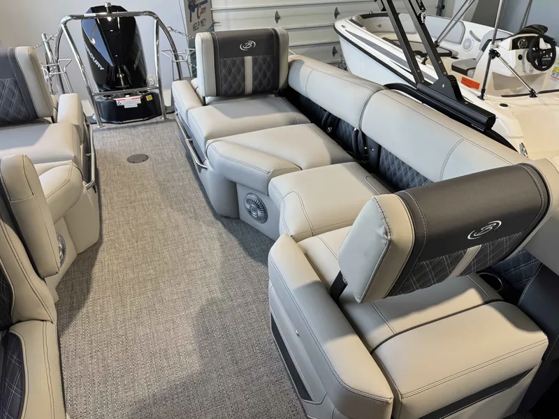 Slide: The Image of Barletta LUSSO L23M/TT 2025 - 11