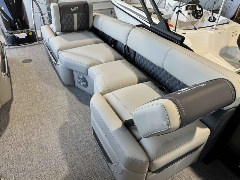 Slide: The Image of Barletta LUSSO L23M/TT 2025 - 12