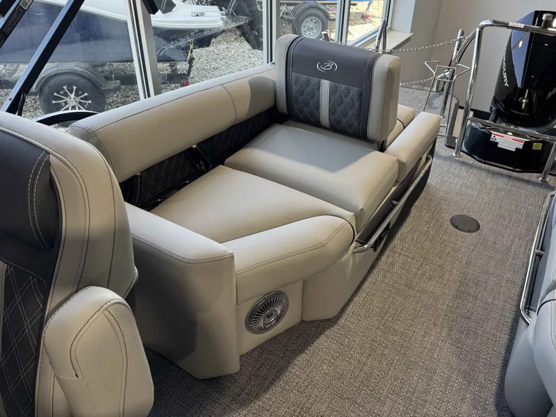 Slide: The Image of Barletta LUSSO L23M/TT 2025 - 14