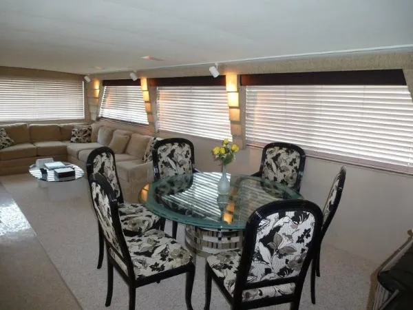 Slide: The Image of Hatteras 70 Motor Yacht 1988 - 2