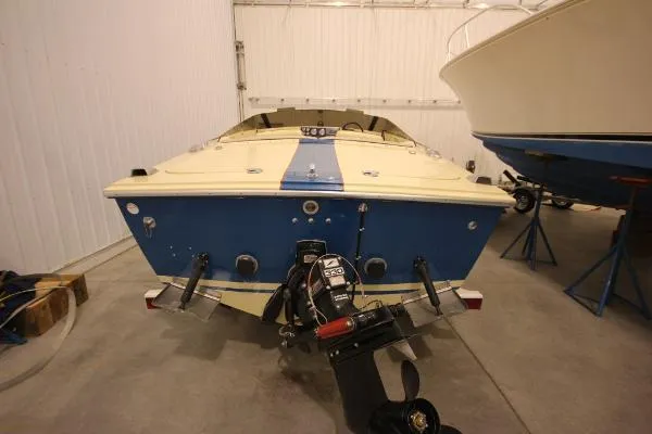 Slide: The Image of Donzi Hornet III 1986 - 10