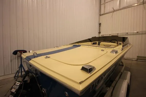 Slide: The Image of Donzi Hornet III 1986 - 11