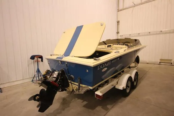 Slide: The Image of Donzi Hornet III 1986 - 8