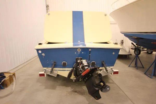Slide: The Image of Donzi Hornet III 1986 - 9