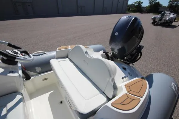 Slide: The Image of Zodiac Yachtline 420 DL NEO 60hp In Stock 2015 - 10