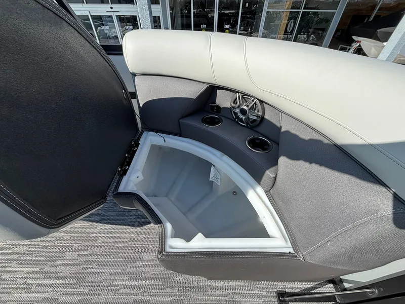 Slide: The Image of Viaggio X22Q 2026 - 33