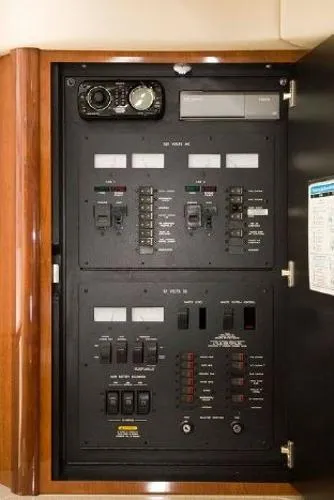 Slide: The Image of Sea Ray 420 Sundancer 2003 - 10