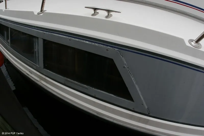 Slide: The Image of Carver Yachts 330 Mariner 1994 - 3