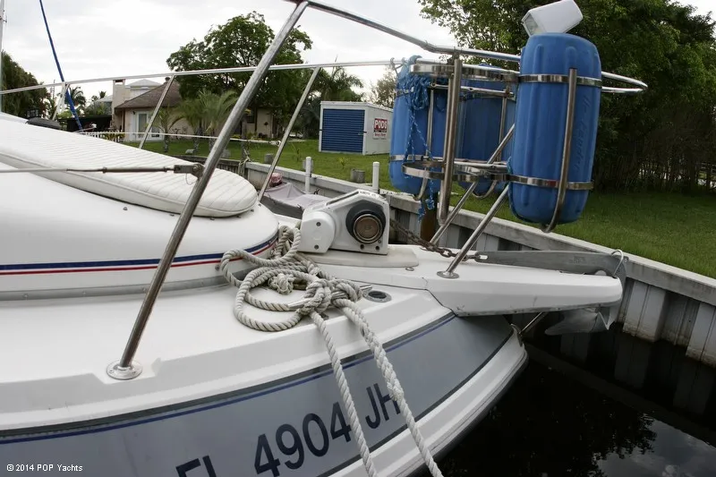 Slide: The Image of Carver Yachts 330 Mariner 1994 - 4
