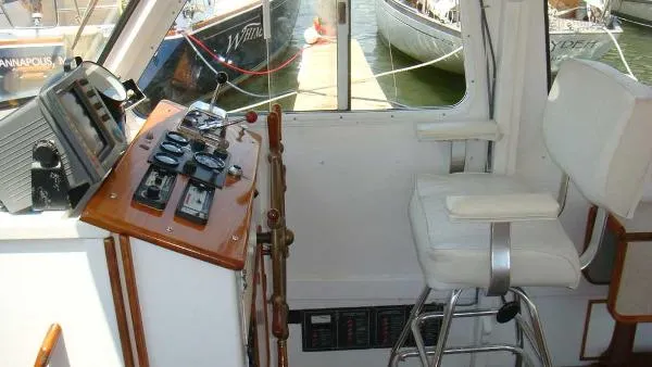 Slide: The Image of Jarvis Newman PICNIC BOAT 1985 - 8