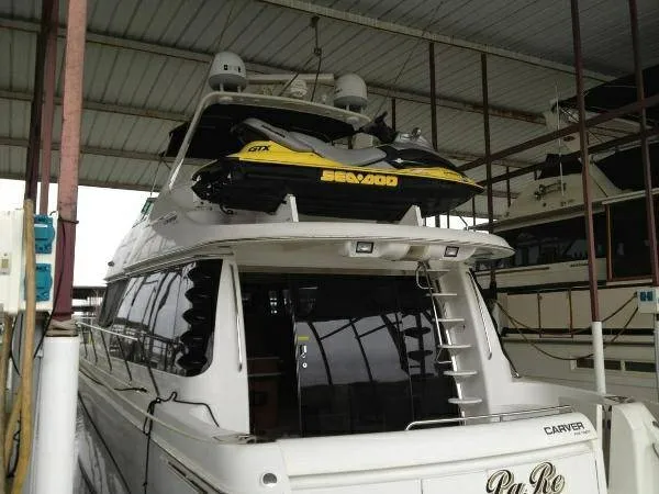 Slide: The Image of Carver Yachts 530 Voyager 1998 - 1