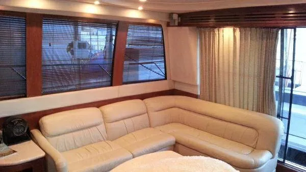 Slide: The Image of Carver Yachts 530 Voyager 1998 - 2