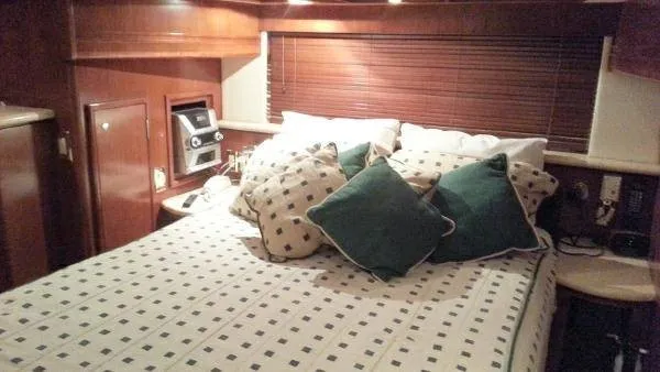 Slide: The Image of Carver Yachts 530 Voyager 1998 - 5