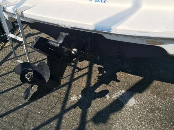 Slide: The Image of Sea Ray 210 Signature with Trailer 1996 - 4