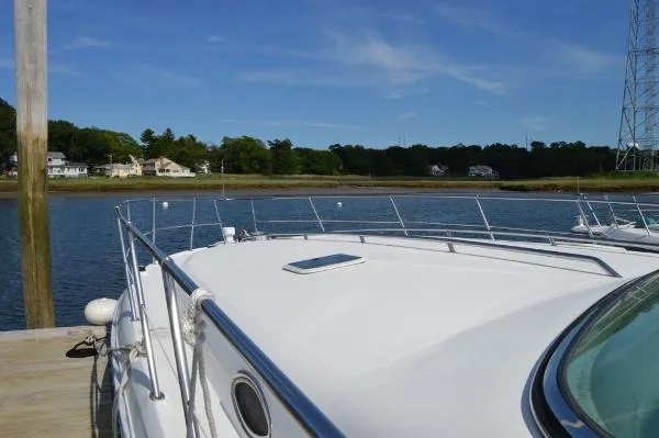 Slide: The Image of Sea Ray 400 Express Cruiser 1996 - 4