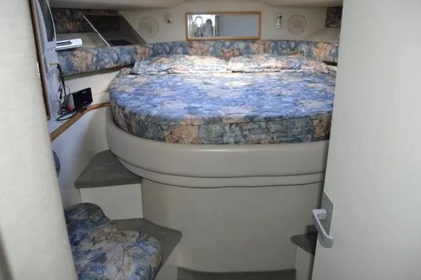 Slide: The Image of Sea Ray 400 Express Cruiser 1996 - 9