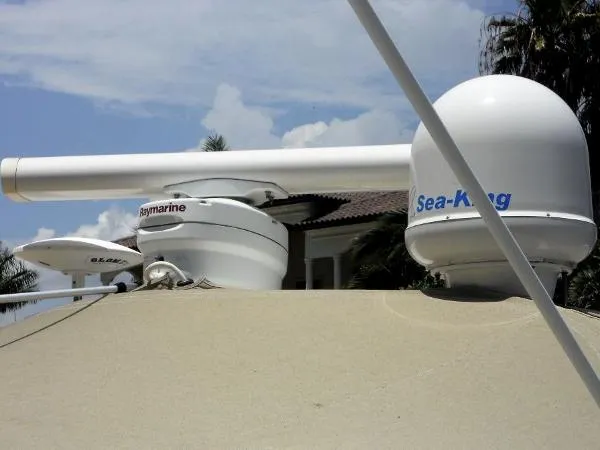 Slide: The Image of Sea Ray 410 Sundancer 2001 - 10