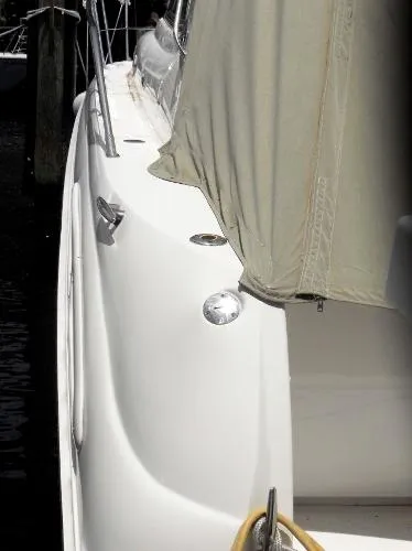 Slide: The Image of Sea Ray 410 Sundancer 2001 - 2