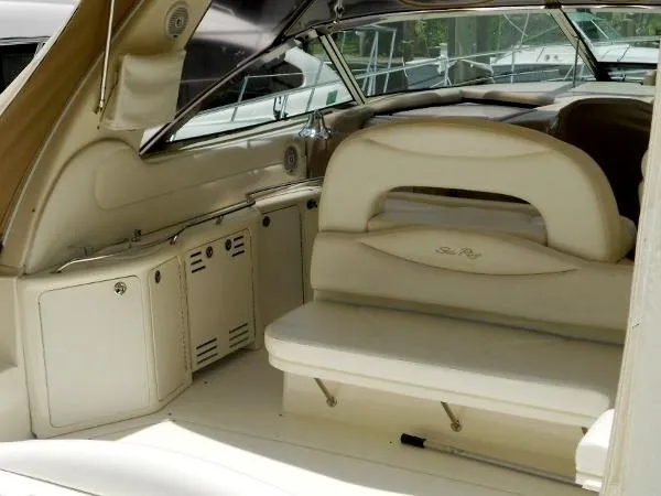 Slide: The Image of Sea Ray 410 Sundancer 2001 - 6