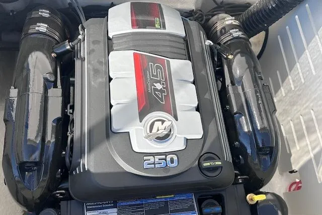 Slide: The Image of 2024 Sea Ray SPX 210 boat engine, 4.5L 250 horsepower, detailed view. - 21