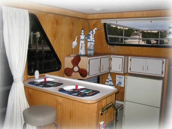 Slide: The Image of Gibson 41 Houseboat II 2000 - 7