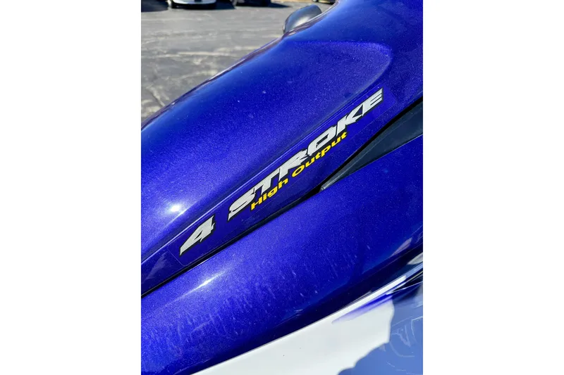 Slide: The Image of Close-up of 2004 Yamaha WaveRunner FX Cruiser, showcasing "4 Stroke High Output" decal. - 10