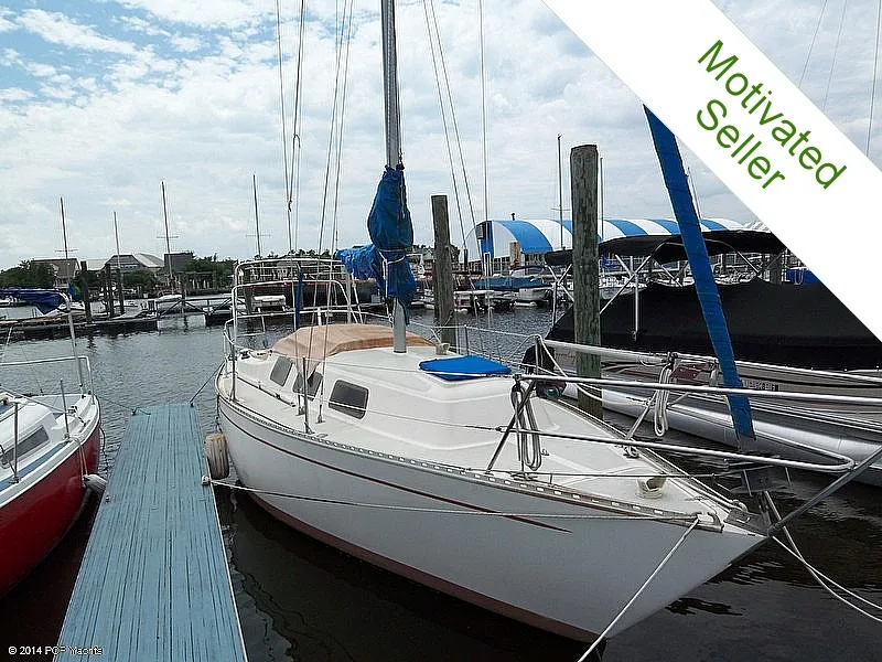 Slide: The Image of Columbia 8.7 Sloop 29 Wide Body 1977 - 0
