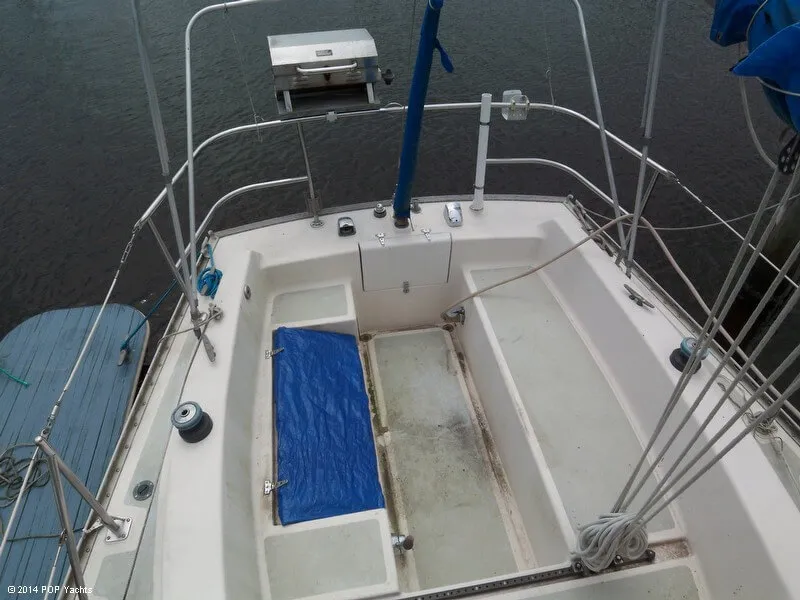 Slide: The Image of Columbia 8.7 Sloop 29 Wide Body 1977 - 2
