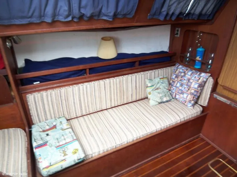 Slide: The Image of Columbia 8.7 Sloop 29 Wide Body 1977 - 5
