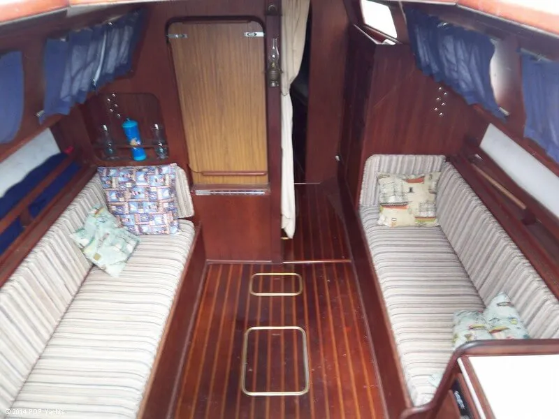 Slide: The Image of Columbia 8.7 Sloop 29 Wide Body 1977 - 6