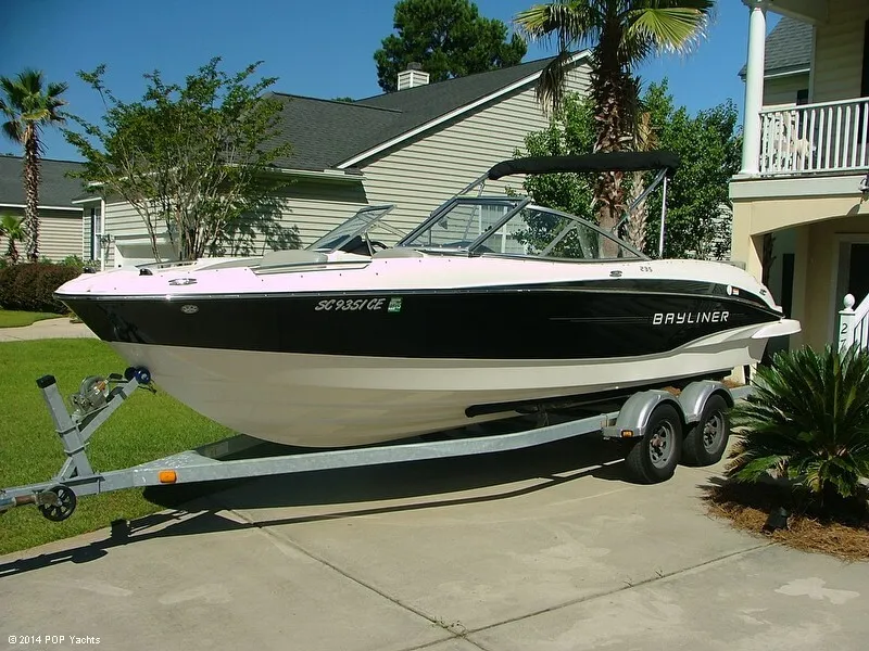 Slide: The Image of Bayliner 235 Bowrider 2011 - 8