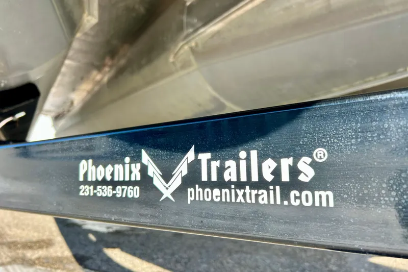 Slide: The Image of Phoenix Trailers branding on a Crest LE 2270, 2007 model. - 11