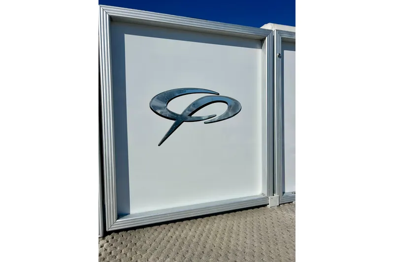 Slide: The Image of Silver Crest logo on white panel, 2007 Crest LE 2270 boat detail. - 4