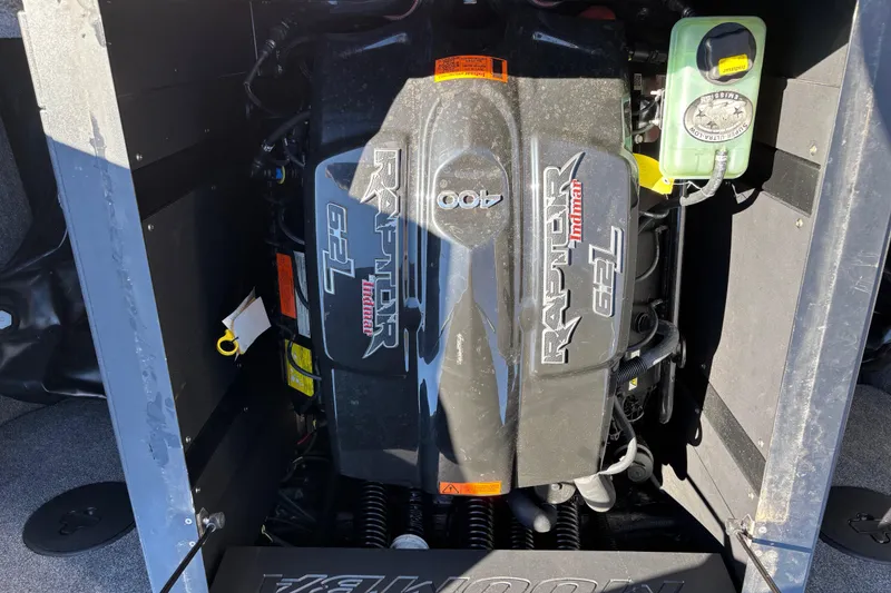 Slide: The Image of 2020 Moomba Craz boat engine, Raptor 6.2L, detailed view. - 13