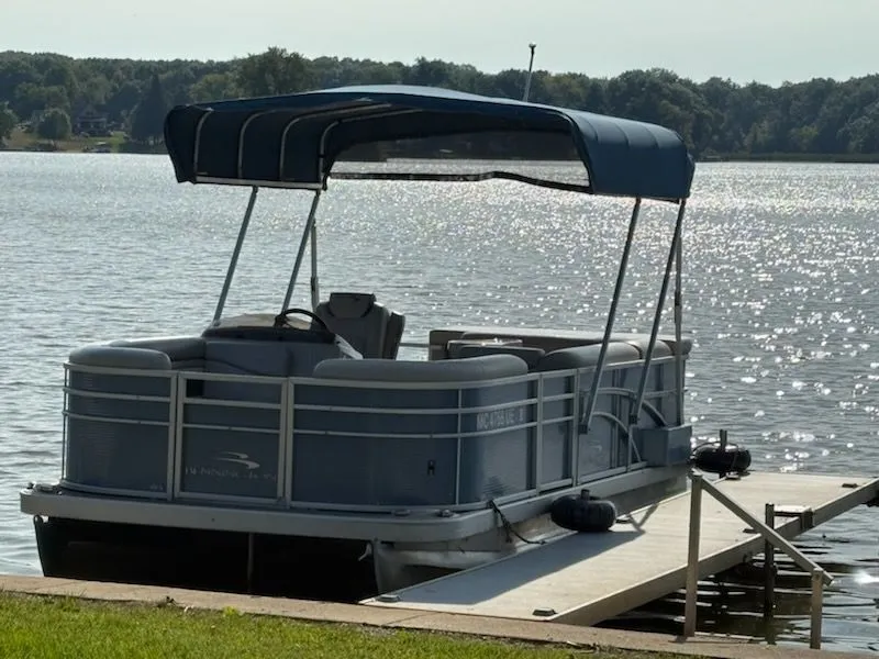 The Image of Bennington 168 SL Pontoon 2019 - 1