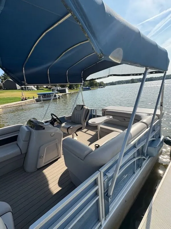 Slide: The Image of Bennington 168 SL Pontoon 2019 - 5
