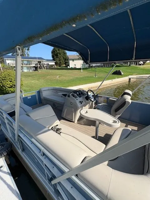 Slide: The Image of Bennington 168 SL Pontoon 2019 - 6
